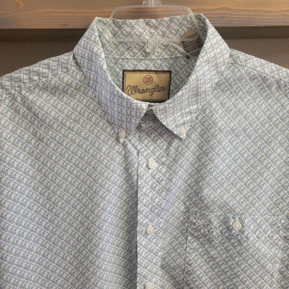 Wrangler Western Dress Shirt Men’s Large Color White/Blue/Green Long Sleeve.